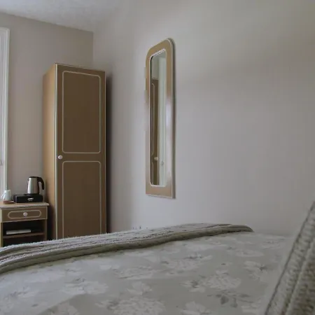 No 3 Bed and breakfast 4*